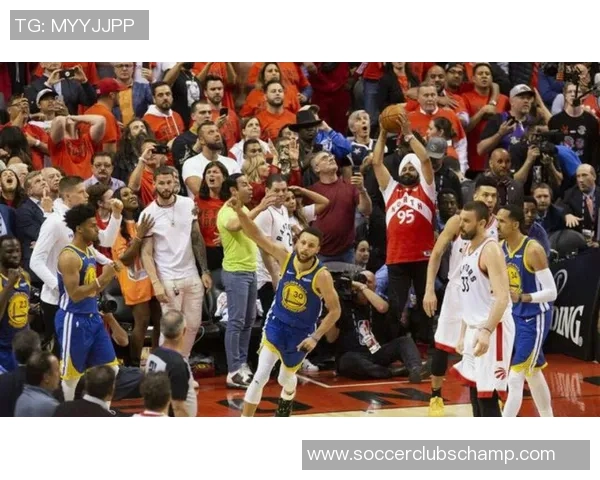 兰德尔与考的激烈对决谁能在赛场上笑到最后揭秘两位球星的竞技风采